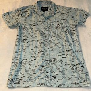 Brooklyn Standard blue with islands and planes short sleeve button down size M